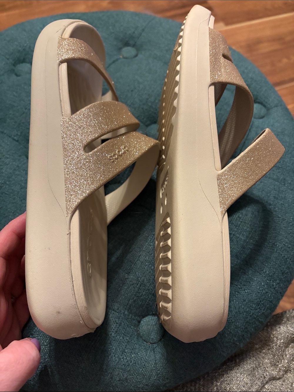 CROCS Women’s Glitter Strap Slide Sandals - Champagne size 9 - Picture 4 of 7